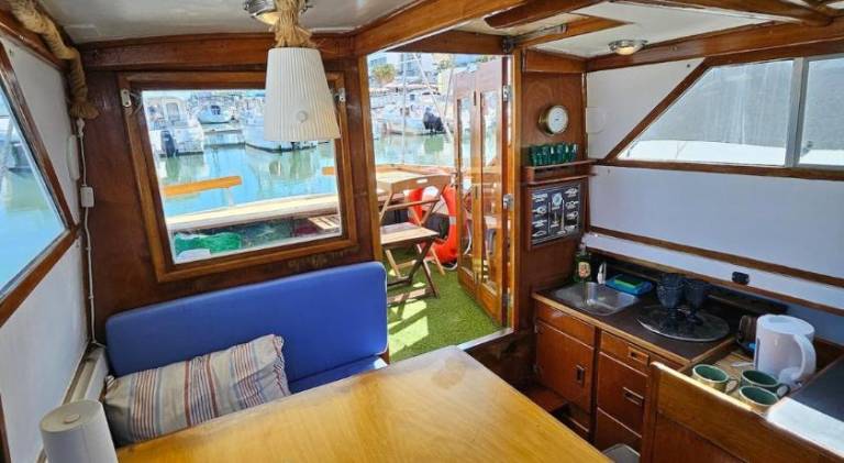 Lovely boat | Pets allowed — photo 4