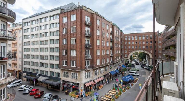 Fully equipped big apartment with BBQ, jacuzzi & terrace | Near St. Stephen's Basilica | Good for workation | Pets are welcome — photo 3