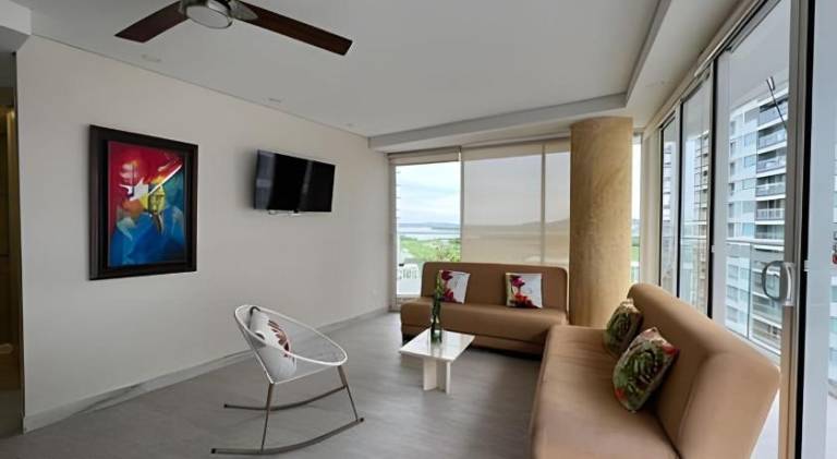 Apartment with jacuzzi, pool & patio — photo 2