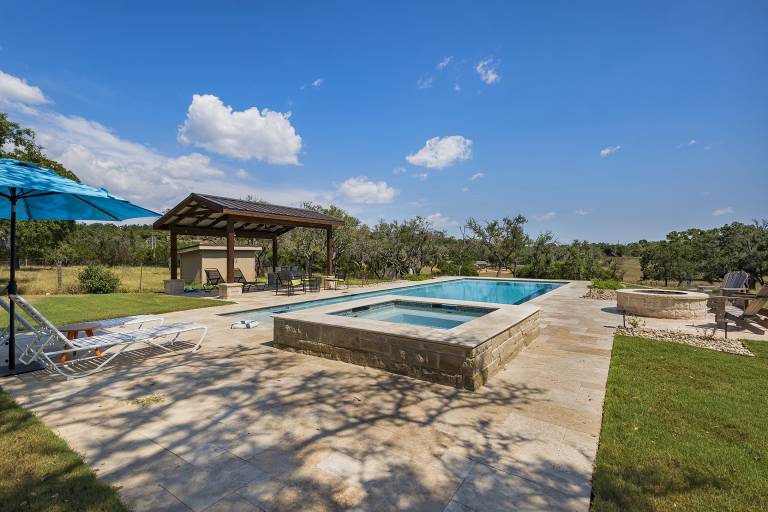 House with hot tub, yard & private pool | Suitable for remote work — photo 2