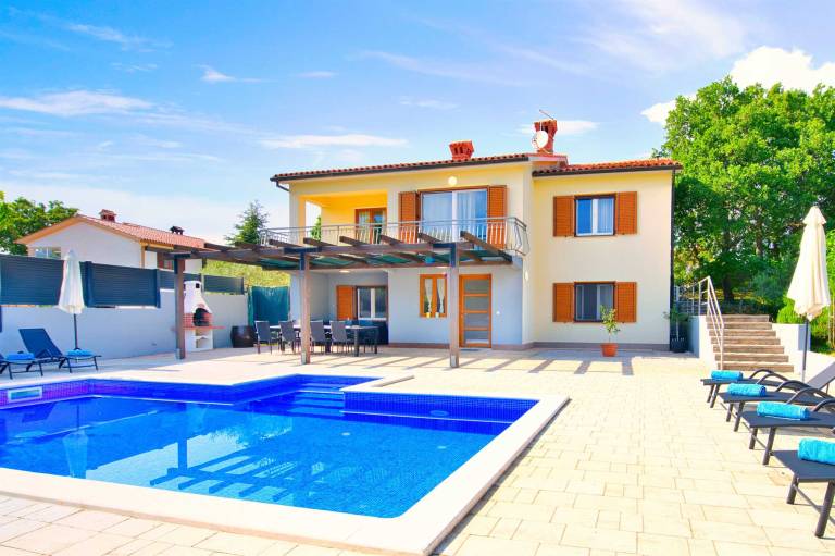 Children-friendly lovely rental with garden, patio & barbeque | Pool view | Pet-friendly — photo 5