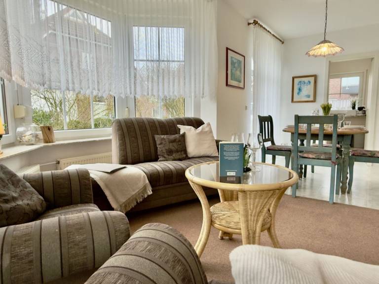 Caro Hus – Freundliches friesisches Ferienhaus mit Hund in Wittmund