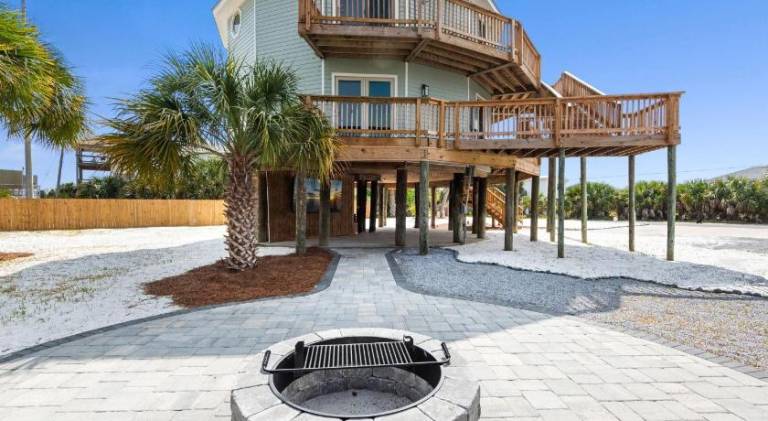 Big house | Close to the beach | Pets are welcome in Pensacola, FL