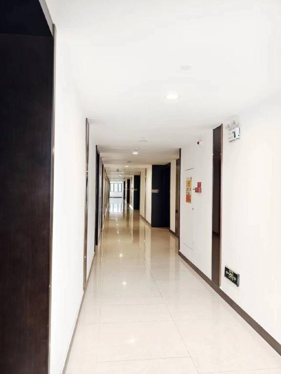Serviced apartment with patio | Pets allowed — photo 3