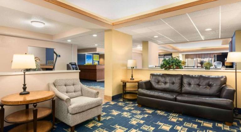 Days Inn by Wyndham Fargo/West Acres — photo 3