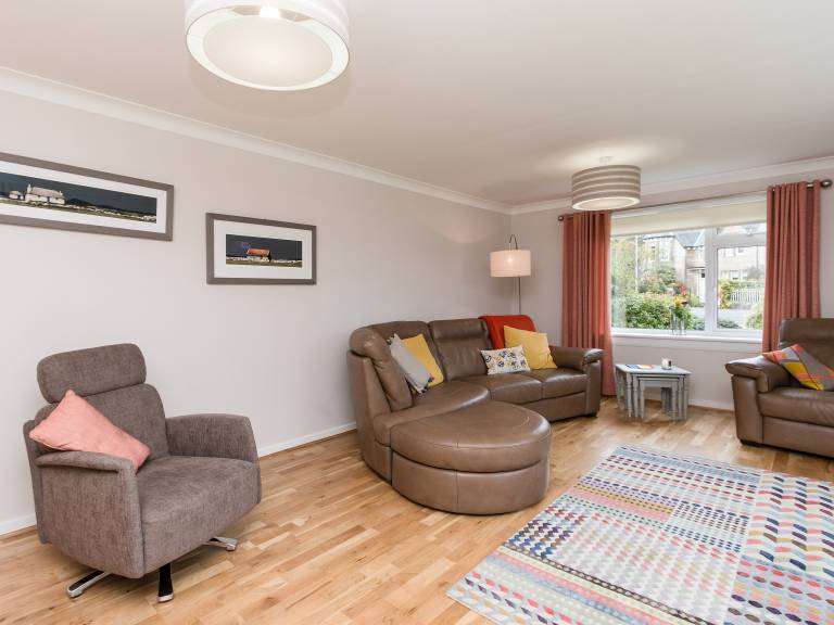 Cottage with garden | River view — photo 4