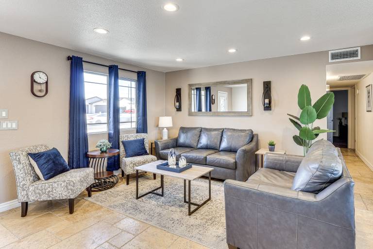 5 Mi to Lake Havasu: Family Home w/ Fenced Yard! — photo 5
