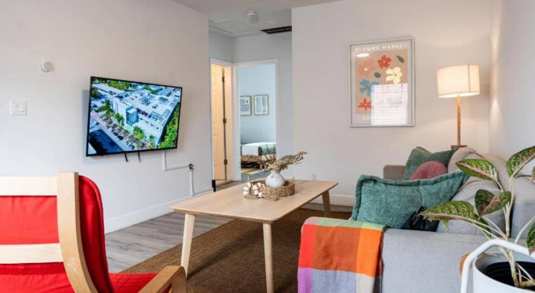 House with 2 rooms for 6 persons in Miami, FL