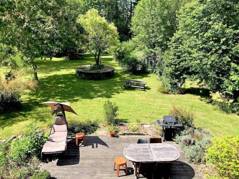 Gite with patio, yard & barbecue — photo 2