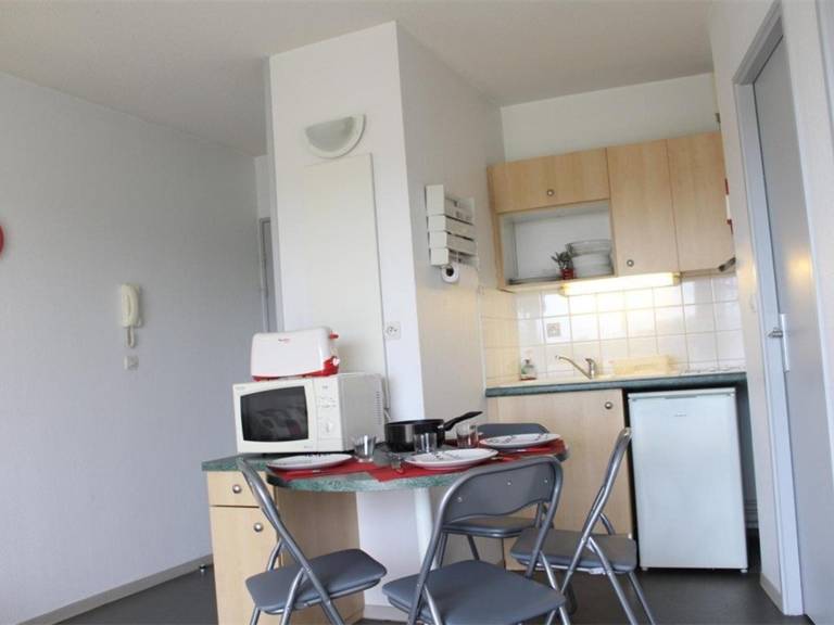 Holiday apartment with pool — photo 4