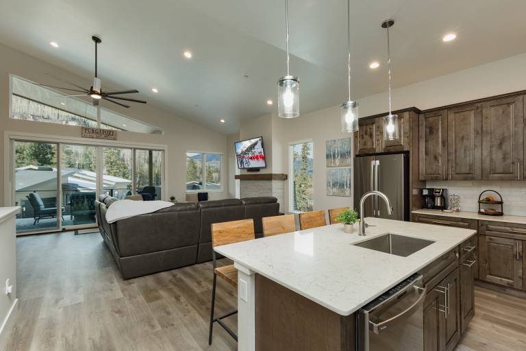 Brand new townhome across from Purgatory - Hot Tub/Views/Arcade Game/Shuttle — photo 5