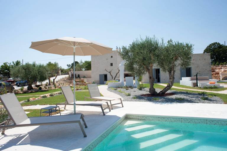House with pool, BBQ & yard — photo 5