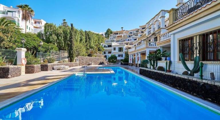 Apartment with pool in Adeje
