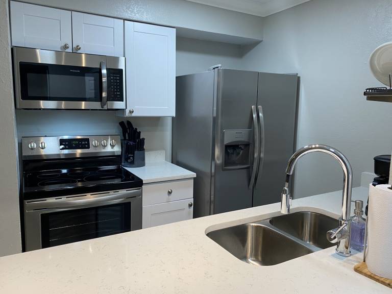 I32 – World Cup Stay - 18 min to AT&T - Sleeps 2 - Free Parking — photo 3