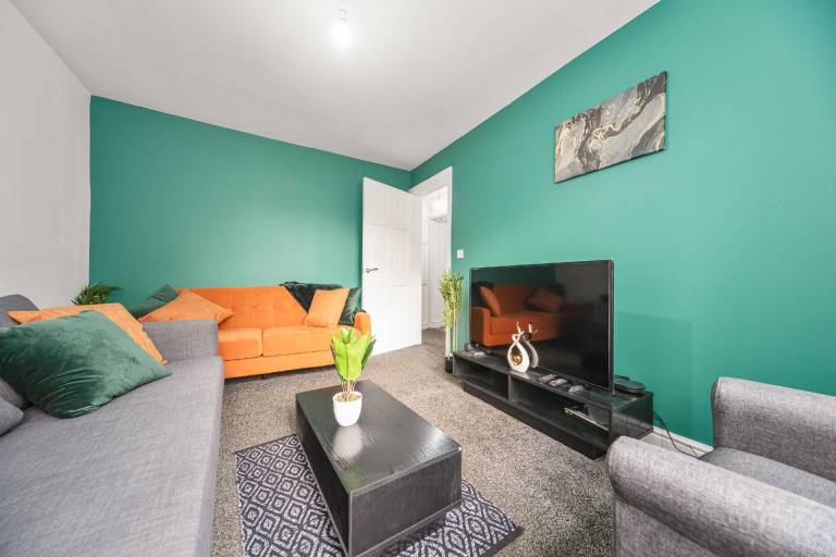 House with garden | Good for workation | Pet-friendly in Bradford