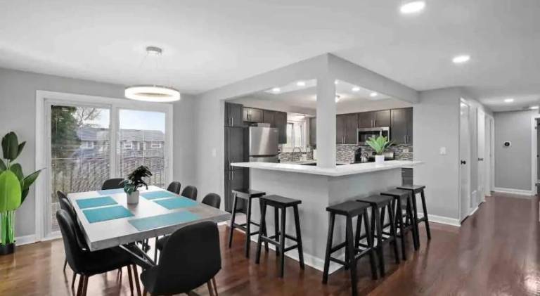 Lovely house | Dogs allowed in Schaumburg, IL
