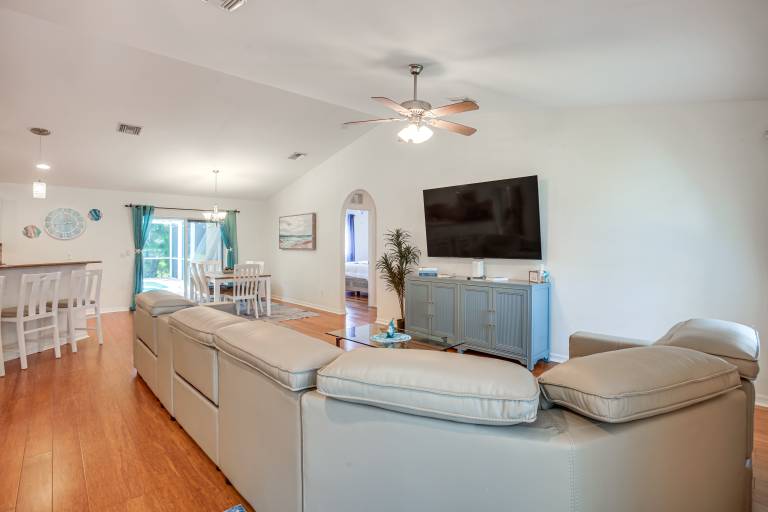 Game Room & Hot Tub: Easy Cape Coral Adventures — photo 5
