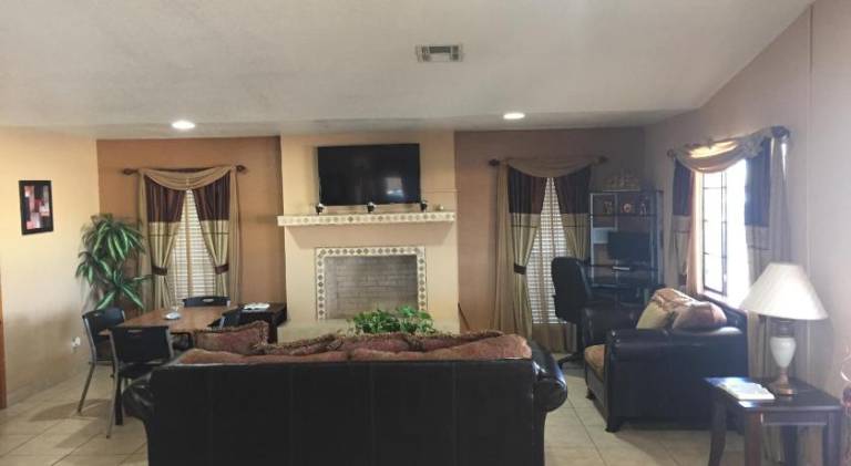 Royal Inn Pearsall — photo 3