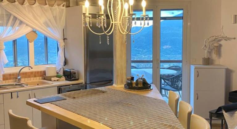 Fully equipped ample villa with patio, jacuzzi & yard | Pet-friendly — photo 2