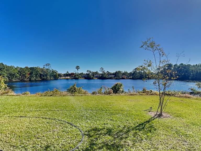 Sea Breeze Lake Villa Unit B — photo 4