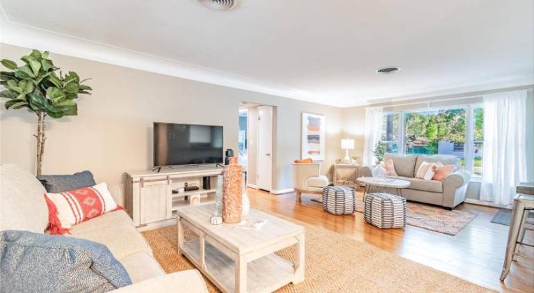Vacation home with pool | Good for workation | Pet-friendly — photo 2