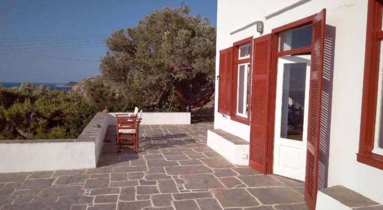 Vacation home with patio & garden — photo 3