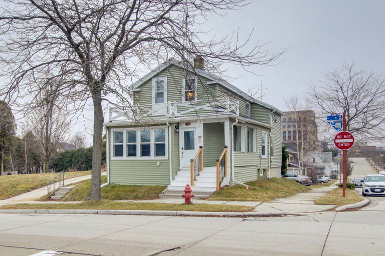 Family-Friendly House: Walk to Lake Michigan! — photo 3