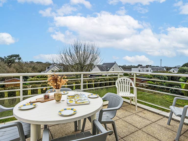 Fully equipped rental apartment with patio & yard | Pets allowed — photo 3