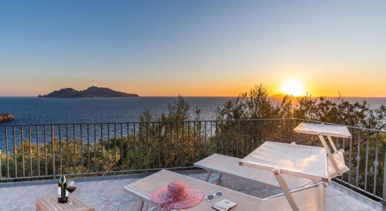 House with terrace & garden | Pets are welcome in Sorrento
