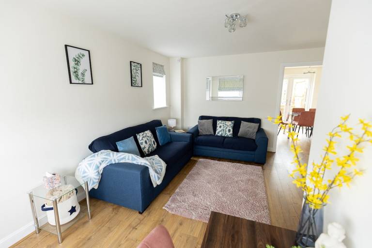 House with barbecue & garden | Suitable for remote work in Buxton