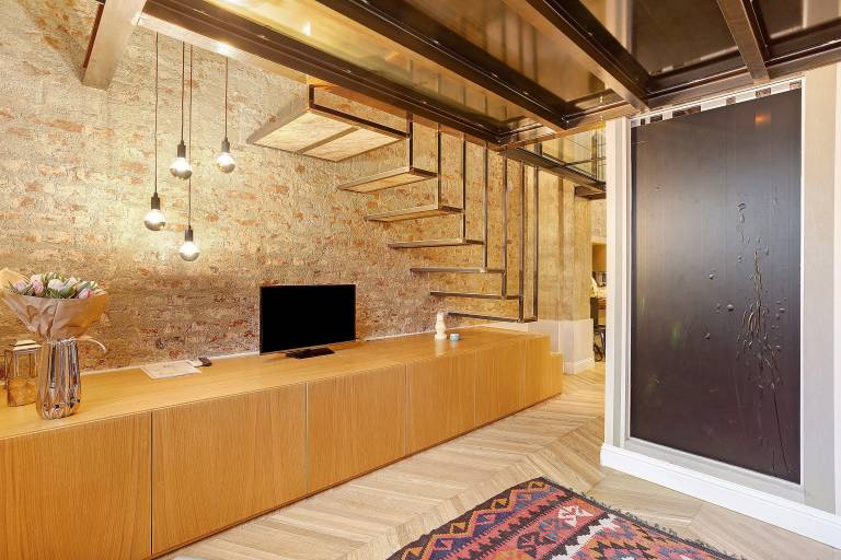 Apartment with terrace & fast internet | Next to Santa Maria delle Grazie — photo 5
