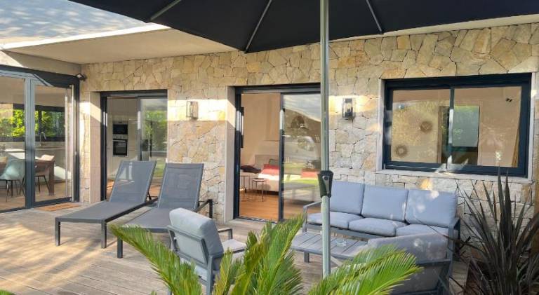 Vacation home with hot tub | Pets allowed — photo 4