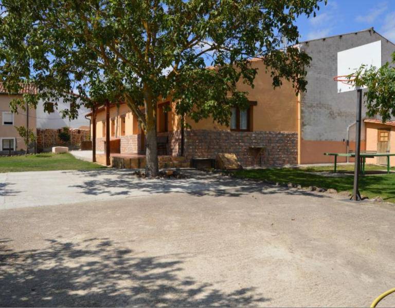House with yard & grill | Garden view in Burgos