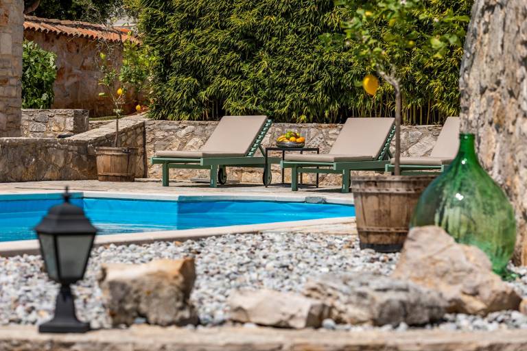 Villa with garden, private pool & terrace — photo 3
