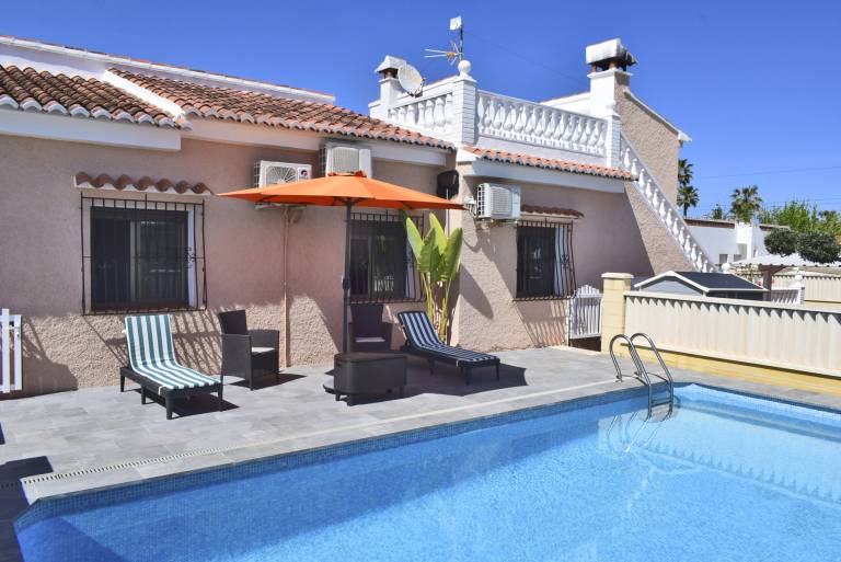 Villa  Oliva