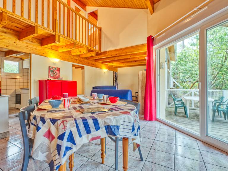 Vacation home with patio & pool | Pets allowed — photo 4