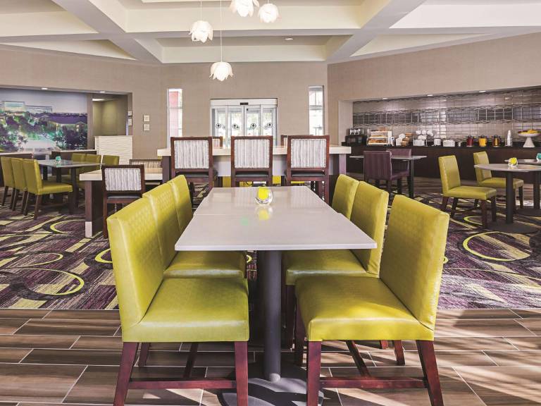 La Quinta Inn & Suites by Wyndham Dallas Plano West — photo 5