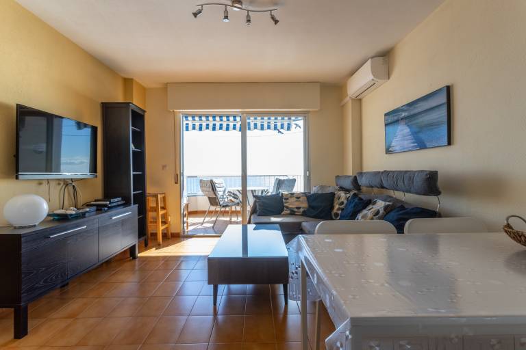 Fully equipped apartment with pool, fast internet & patio | Beach view | Next to the beach | Dogs allowed — photo 4