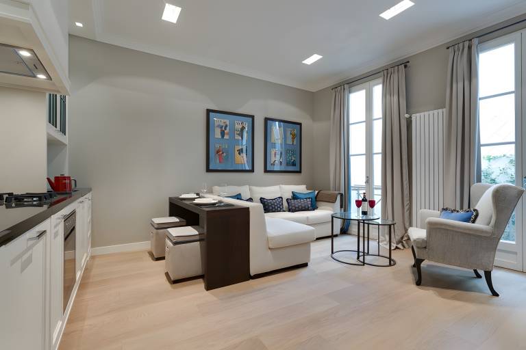 Fully equipped nice holiday apartment with fast internet & terrace | Near Ponte Vecchio | Dogs allowed in Santa Maria