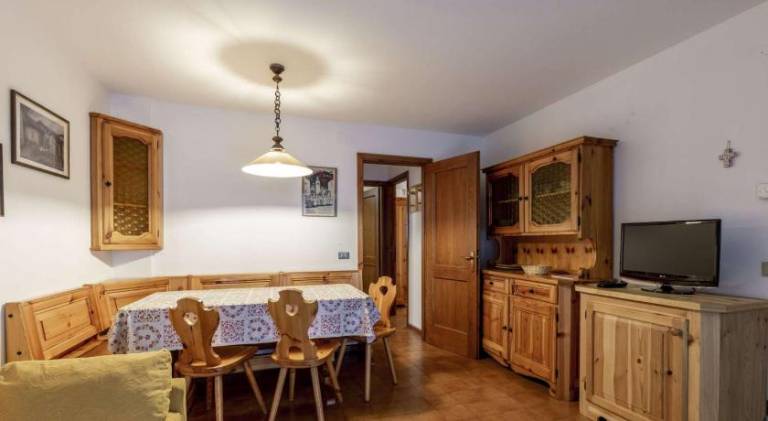 Apartment with 2 rooms for 5 persons — photo 2