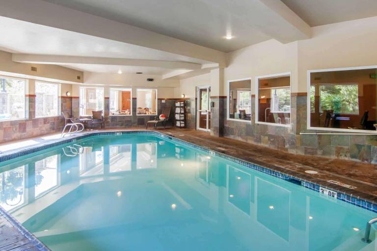 Comfort Inn & Suites Lincoln City — photo 2