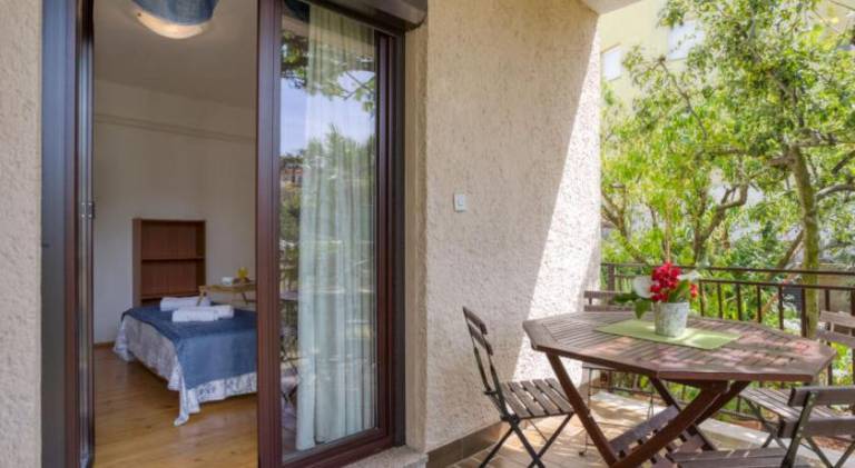 Holiday apartment with garden, BBQ & patio | Perfect for remote work — photo 3