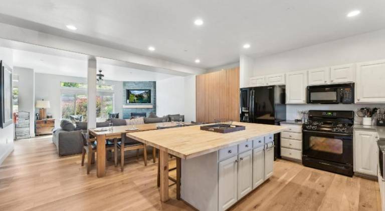Bear Hollow 5 Bedroom 4 Bathroom Plus Hot Tub Minutes from Slopes — photo 3
