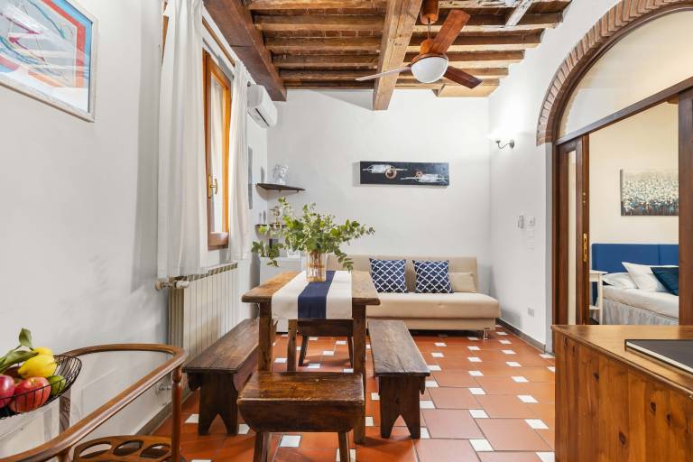 Family-friendly pleasant rental apartment with terrace | Close to Florence Cathedral | Pets are welcome — photo 3
