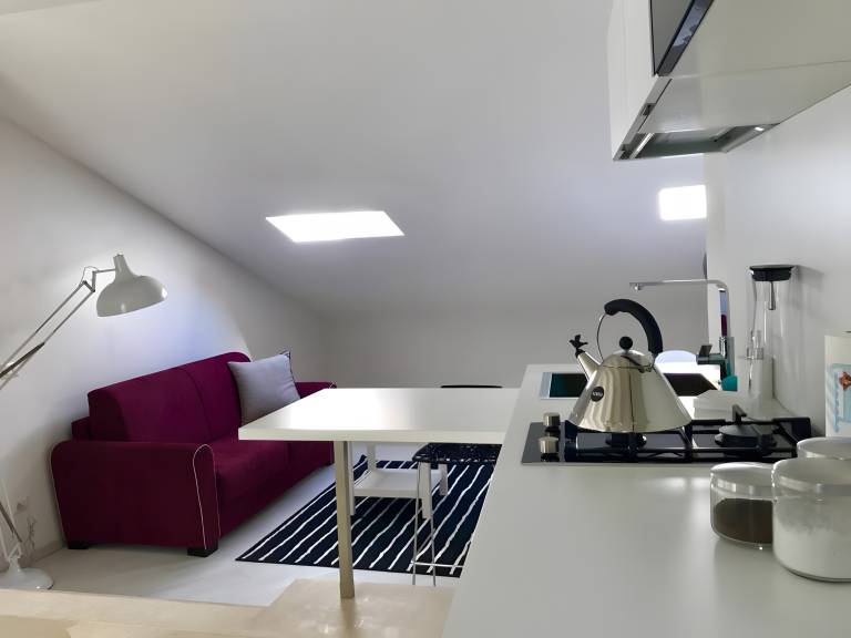 'Re Federico Attico' Apartment with Private Terrace, Wi-Fi and Air Conditioning — photo 3