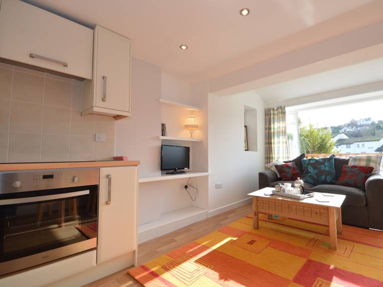 Child-friendly rental apartment with yard | Pets are welcome in Torquay