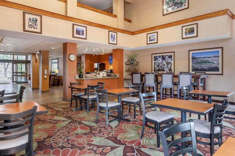Comfort Inn Okemos - East Lansing — photo 3