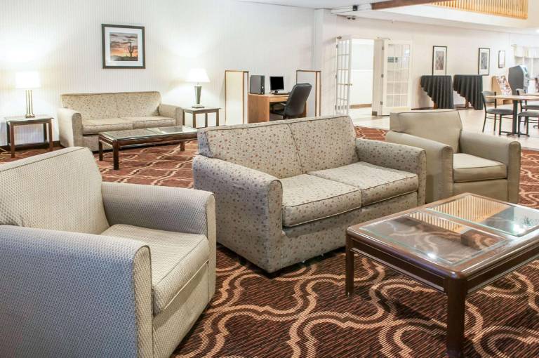 Quality Inn & Suites Grants - I-40 — photo 3