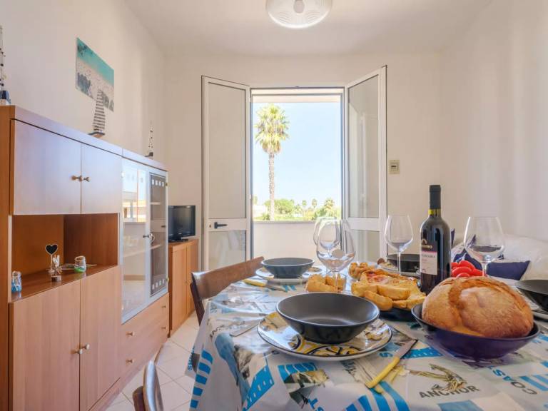 Vacation home with patio & garden | Sea view — photo 5