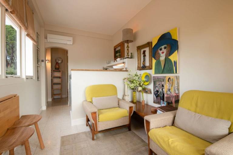 Holiday apartment with patio & barbeque in Sainte-Maxime